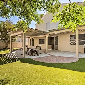 A Beautiful House With Hot Tub, Grill & Games! Holiday home