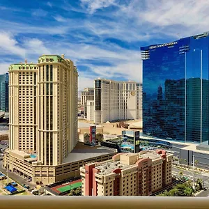 Strip View Balcony - No Fee ! Appartement